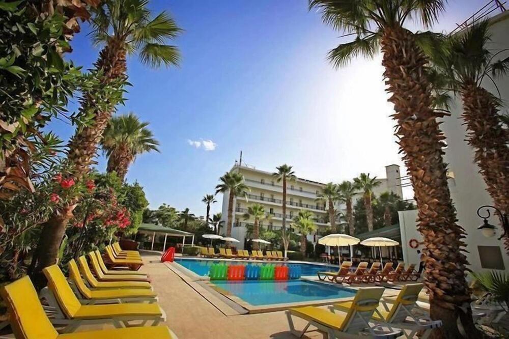 Malibu Resort كمر المظهر الخارجي الصورة